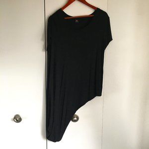 UR FEELING Dramatic Asymmetrical Hem Tee